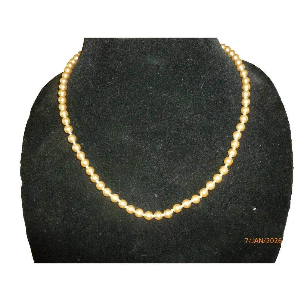 Vintage Faux‎ Pearls Hand Knotted Necklace Classic 18